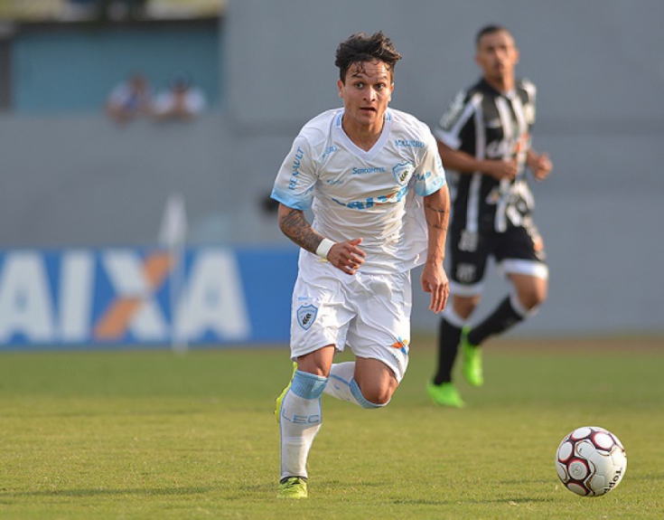 Artur jogando pelo Londrina