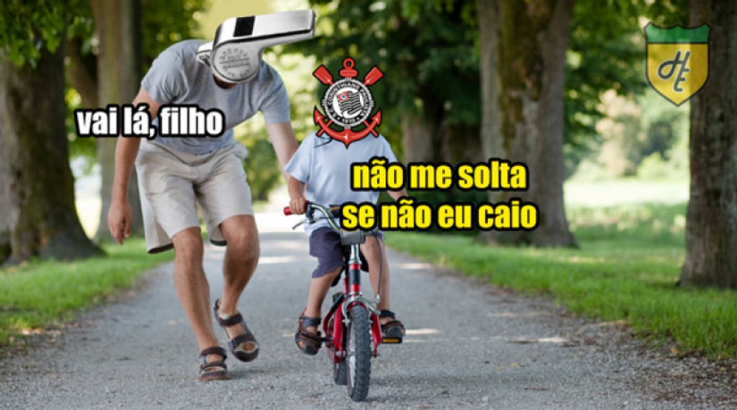 Memes sobre gol de braço de Jô