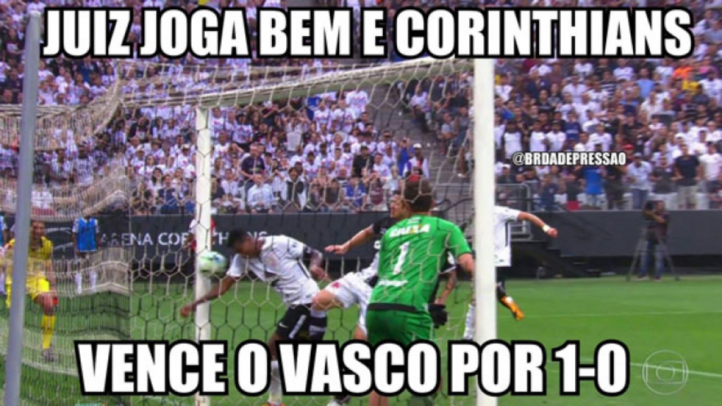Memes sobre gol de braço de Jô