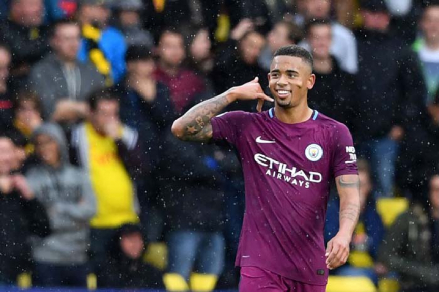 O atacante Gabriel Jesus voltou a brilhar com o Manchester City, marcando um dos gols da vitória do time sobre o Watford, por 6 a 0