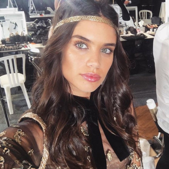 Sara Sampaio, modelo apontada como affair de Neymar
