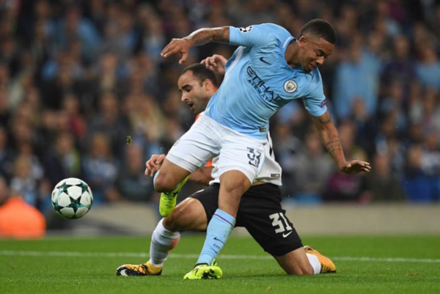 Gabriel Jesus (Manchester City) - Titular como ponta direita do Manchester City, Gabriel Jesus fez um bom primeiro tempo contra o Shakhtar Donetsk, deixou De Bruyne na cara do gol, porém foi substituído logo depois do intervalo.