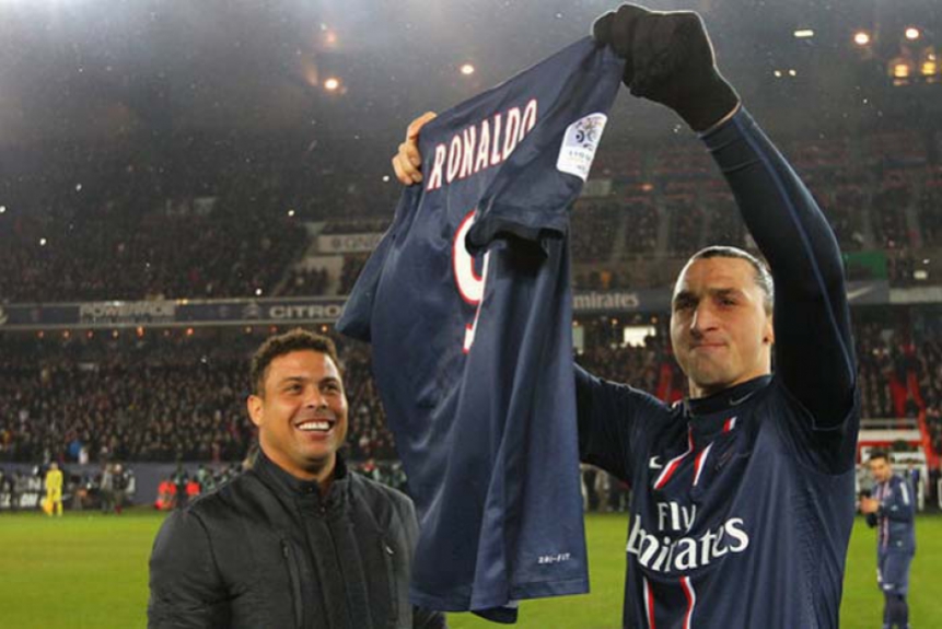 Ibrahimovic junto a Ronaldo Fenômeno