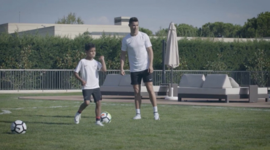 Filho de CR7 já mostra habilidade para seguir passos do pai