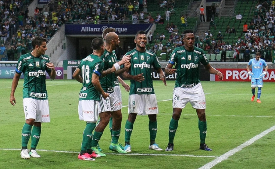 1º gol de cabeça no BR-2017: Borja, contra o Vasco, na 1ª rodada