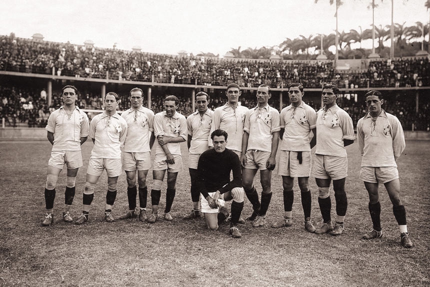 O primeiro confronto entre Brasil e Bolívia aconteceu pela Copa do Mundo de 1930, disputada no Uruguai, e terminou com goleada brasileira por 4 a 0 em Montevidéu