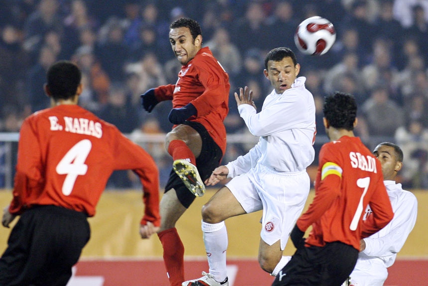 No ano seguinte, em 2006, o Internacional estreou superando o Al Ahly, do Egito, por 2 a 1. Na decisão, 1 a 0 sobre o Barcelona de Adriano Gabiru