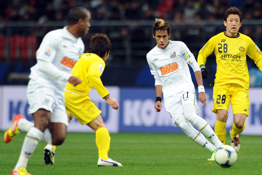 Em 2011 o Santos de Neymar chegou todo cheio de gás e bateu os japonses do Kashina Reysol na estreia por 3 a 1. Na final, porém, uma goleada de 4 a 0 para o Barcelona fez o sonho do título escapar