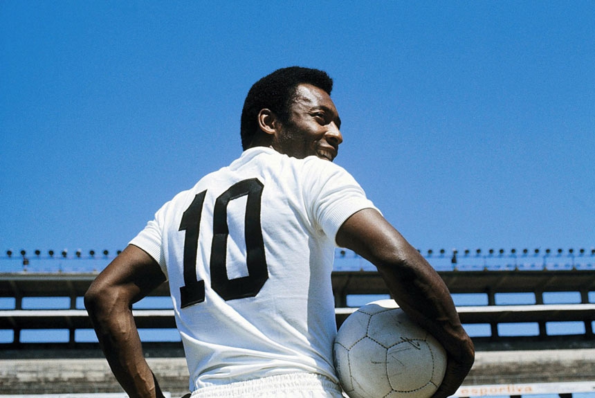 Ganhou os títulos nacionais pelo Santos nos anos de 1961, 1962, 1963, 1964, 1965 e 1968
