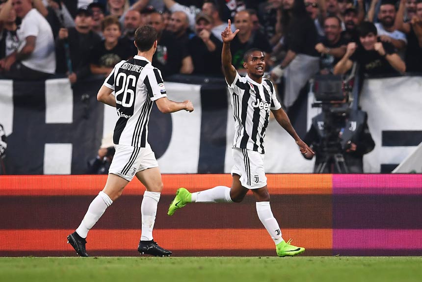 Douglas Costa - Entrou no segundo tempo no lugar de Dybala e iniciou a jogada no quinto gol da Juventus anotado por Khedira. Velha Senhora venceu a Udinese por 6 a 2