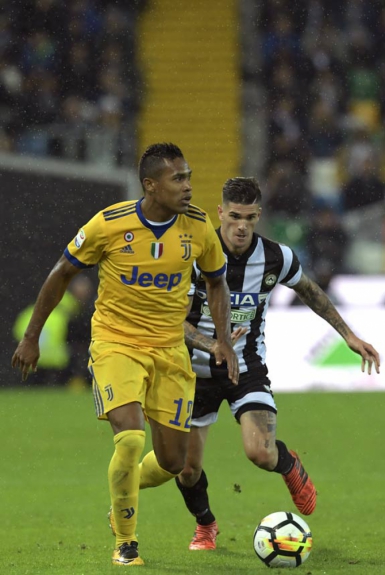 Alex Sandro - Lateral-esquerdo foi muito bem no duelo contra a Udinese e ainda deu um passe para Pjanic marcar o último tento da Juventus no jogo