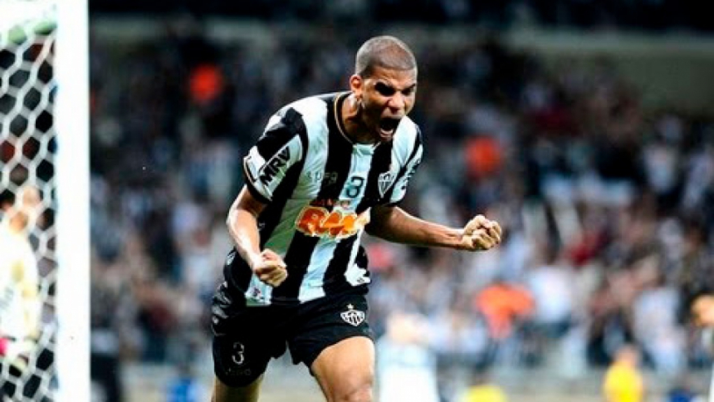 2013 - Atlético-MG - Olimpia (Leonardo Silva)