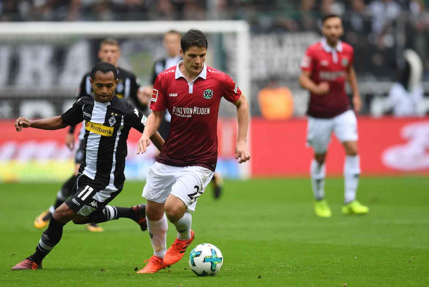 O meia brasileiro Raffael foi decisivo na vitória do Borussia Monchengladbach sobre o Hertha Berlim pelo Campeonato Alemão. O camisa 11 fez dois gols na vitória da equipe por 4 a 2 diante do time adversário