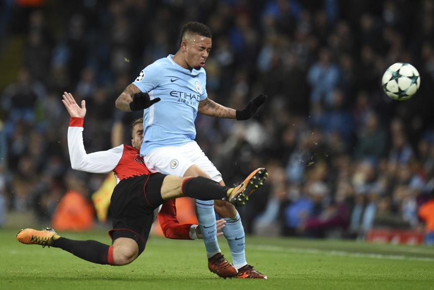 Gabriel Jesus (Manchester City) - Reserva de Agüero, Gabriel Jesus entrou no meio do segundo tempo e não teve brilho. O camisa 9 da Seleção chegou a finalizar uma vez, mas sem muito destaque nos poucos minutos em campo