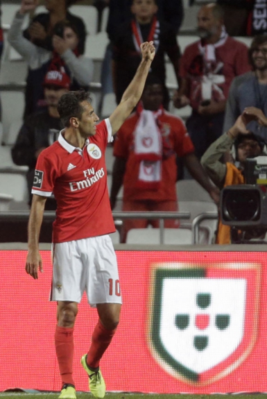 Quem está disparado na liderança da artilharia do Campeonato Português é o brasileiro Jonas do Benfica. Foram 15 gols até aqui