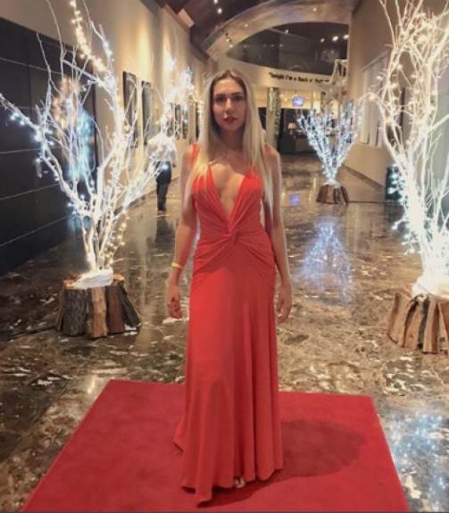 Carol Portaluppi passou o Réveillon de vermelho