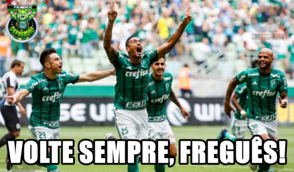 Palmeirenses brincam após vitória no clássico