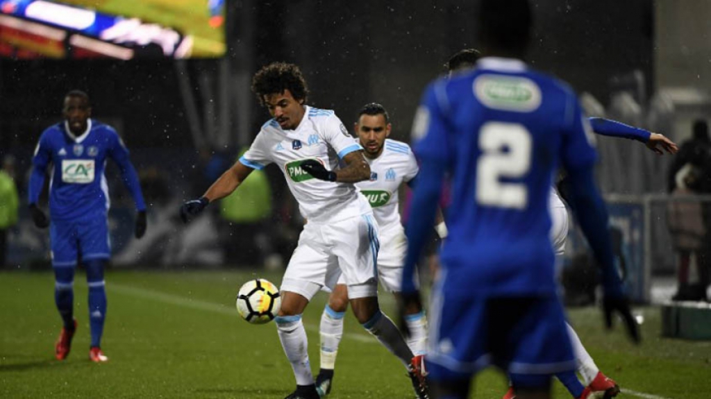 Luiz Gustavo (Olympique de Marseille) - Titular do Olympique de Marseille, Luiz Gustavo abriu caminho para o sonoro massacre sobre o Bourg Peronnas, também pela Copa da França, por 9 a 0. O volante segue em ótima fase por lá.