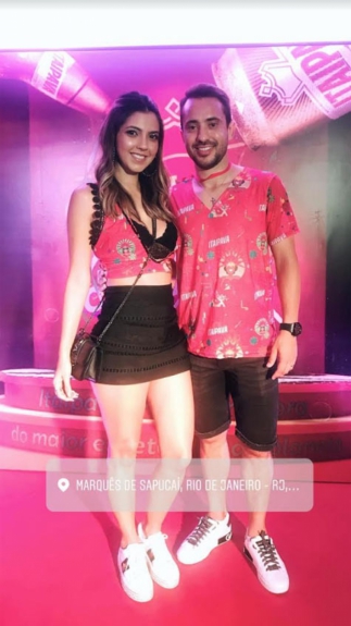 Atletas curtem carnaval no Rio