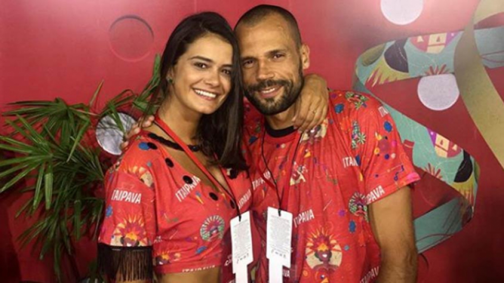 Atletas curtem carnaval no Rio