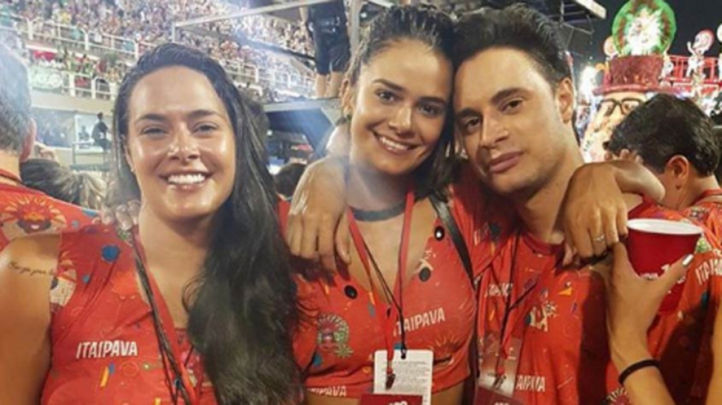 Atletas curtem carnaval no Rio