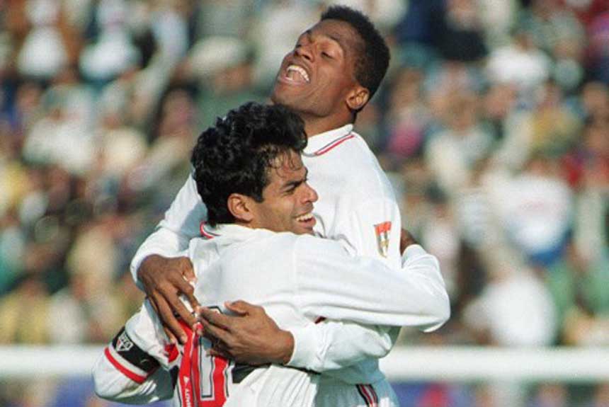 O São Paulo de Telê Sangtana, mas já sem Raí, ganhou a Recopa em 1993, nos pênaltis. Já no sistema de dois jogos, a disputa apresentou dois empates sem gols