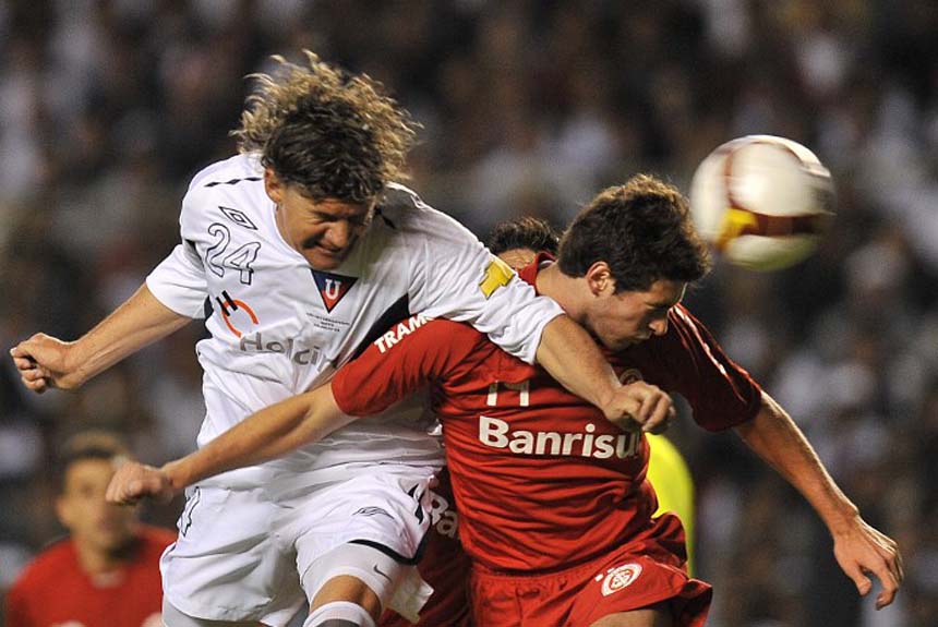 Dois anos depois, porém, a história foi diferente para o Internacional, superado pela LDU na decisão. Os equatorianos ganharam por 1 a 0 no Brasil e por 3 a 0 em casa