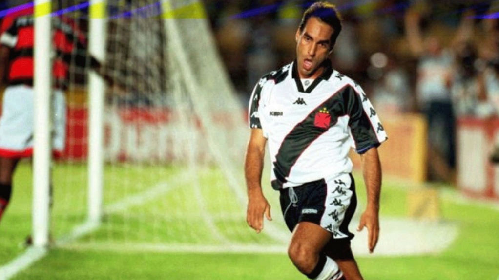 Em partida vencida por 4 a 1 pelo Vasco, Edmundo marcou 3 gols. No último, cortou a zaga do Flamengo, bateu cruzado e colocou no fundo das redes de Clemer. Descontraído, saiu rebolando na comemoração
