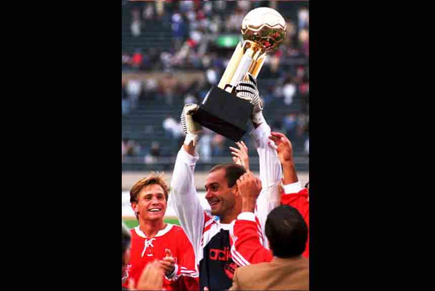 Em uma decisão argentina, o Independiente superou o Vélez Sarsfield por 1 a 0 em 1995