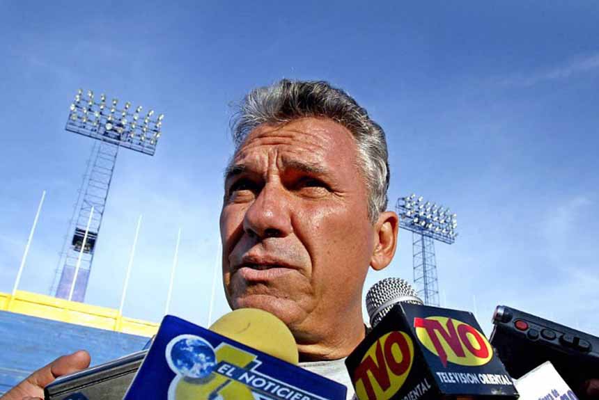 Neto - O polêmico meia, que passou parte da carreira brigando com a balança, era considerado o meia mais habilidoso em atividade no Brasil em 1990. Porém, Sebastião Lazaroni o deixou de fora da Copa e foi chamado de bairrista por isso