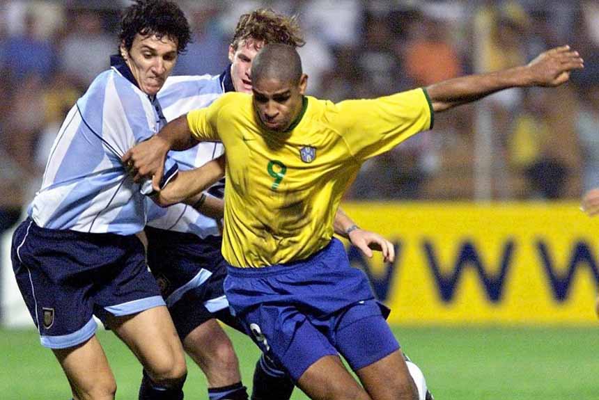 Adriano Imperador: Campeão brasileiro em 2009 pelo Flamengo, Adriano acabou ficando de fora da Copa do Mundo por indisciplina. Faltou a um treino do Flamengo que estava recebendo a visita de Jorginho, auxiliar de Dunga.