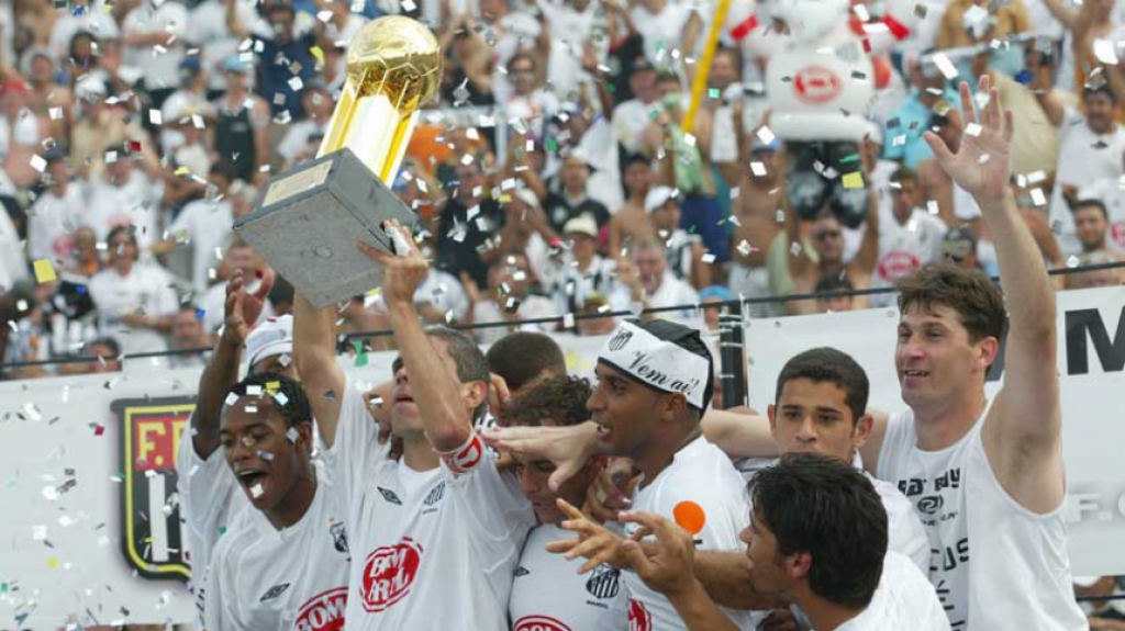 Resultado de imagem para O Brasileirão de 2004 Santos campeão