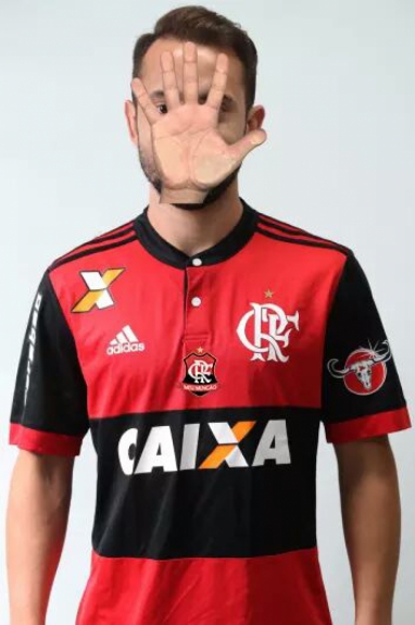 Internautas ironizam pênalti contra o Flamengo em partida contra o Vitória