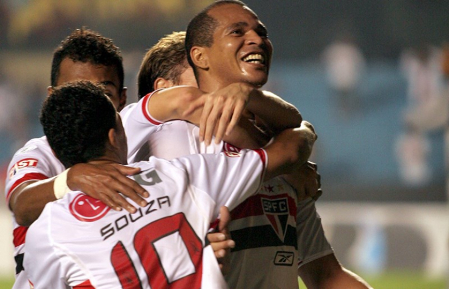 Último confronto: São Paulo 6x0 Rosario Central - Campeonato Brasileiro - 1/9/2007