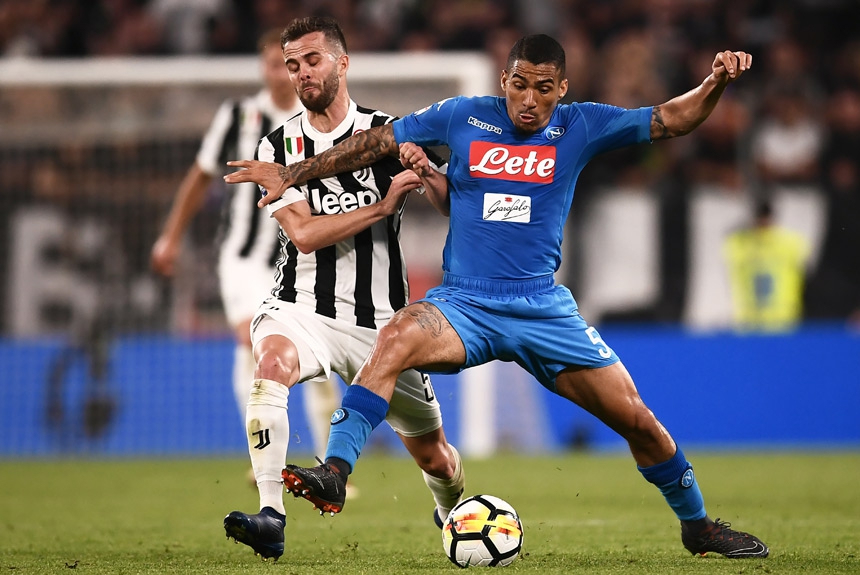 Allan (Napoli) - No grande jogo da rodada, o Napoli venceu com gol no último minuto a líder Juventus e diminuiu para um ponto, faltando apenas quatro rodadas para o fim, a vantagem na busca pelo título. O brasileiro Allan participou bem do jogo, dando con