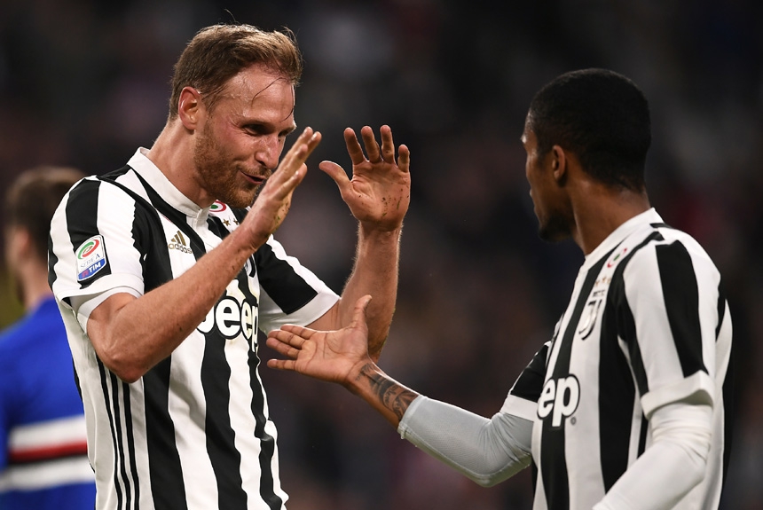 Douglas Costa (Juventus) - O brasileiro Douglas Costa teve uma atuação abaixo de sua média. Não foi tão incisivo como costuma ser e participou pouco do jogo. Não deu nenhuma assistência, não fez gol e não chutou nenhuma bola a gol. Saiu de campo com três
