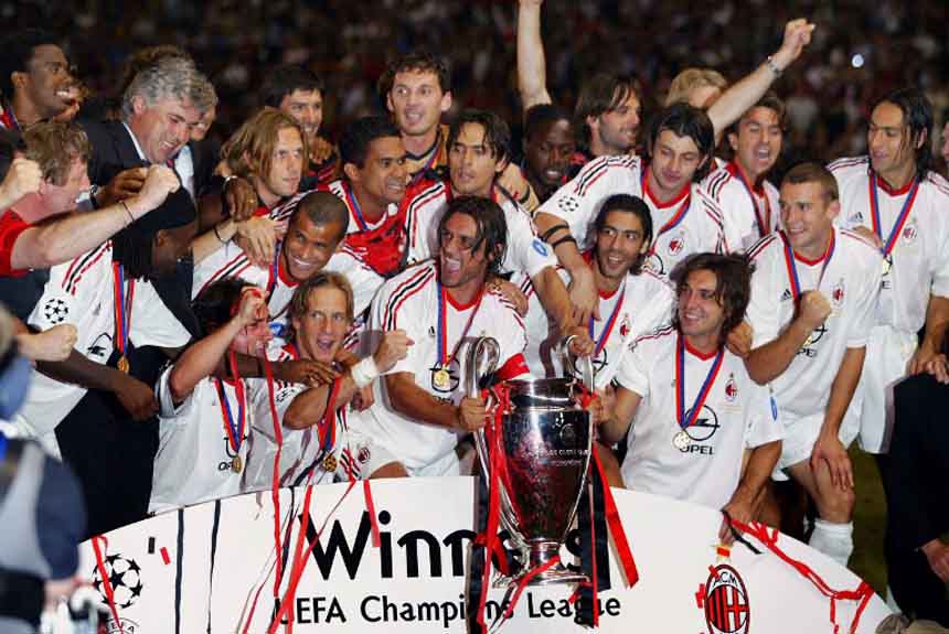 Após empate sem gols, Juventus e Milan decidiram a edição de 2003 nos pênaltis. Os milaneses levaram a melhor