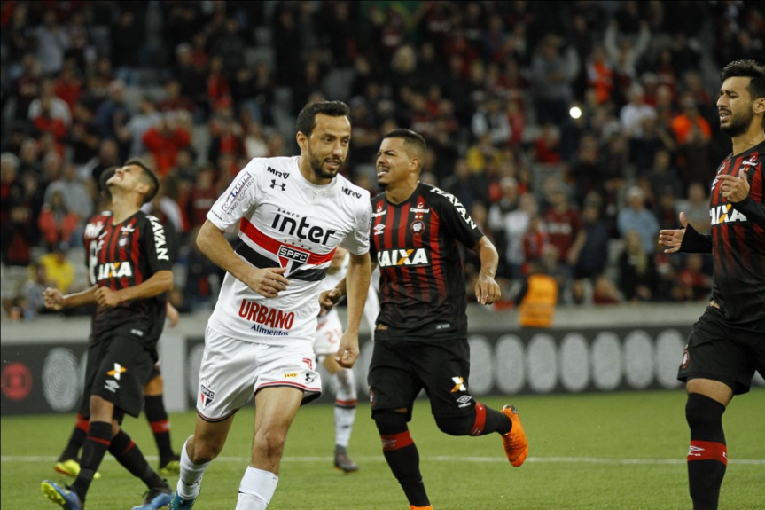 Atlético-PR x São Paulo - Nenê