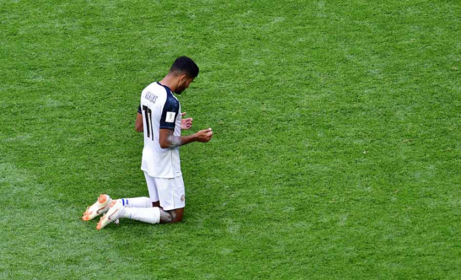 A reza de Vanegas não foi suficiente para evitar a derrota da Costa Rica