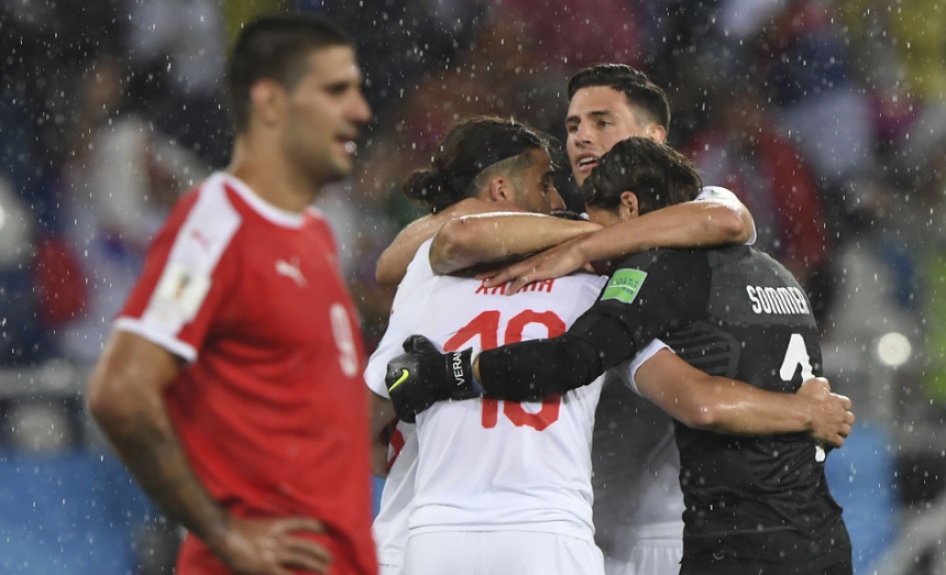 E olha a festa suíça com o gol