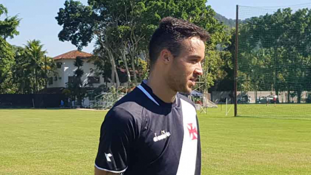 Apresentação de Lenon, novo lateral-direito do Vasco