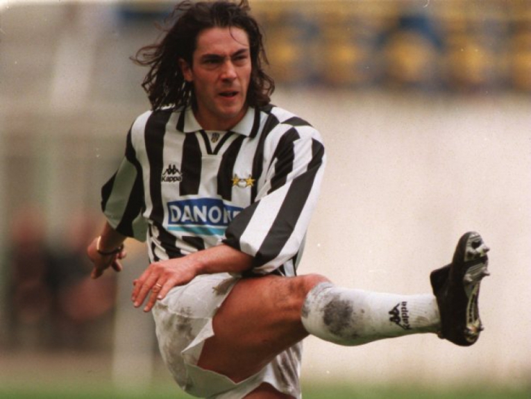 Paulo Sousa ; Posição: meio de campo Período na Juventus: 1994-1996