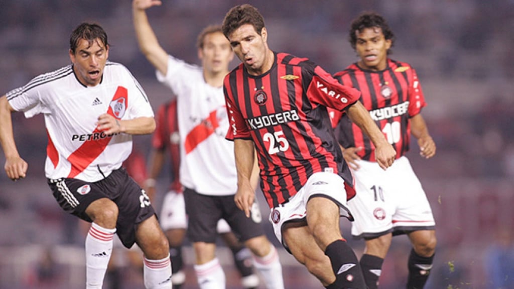 Atacante Paulo Rink, aos 24 anos, contratado ao Atlético Paranaense.