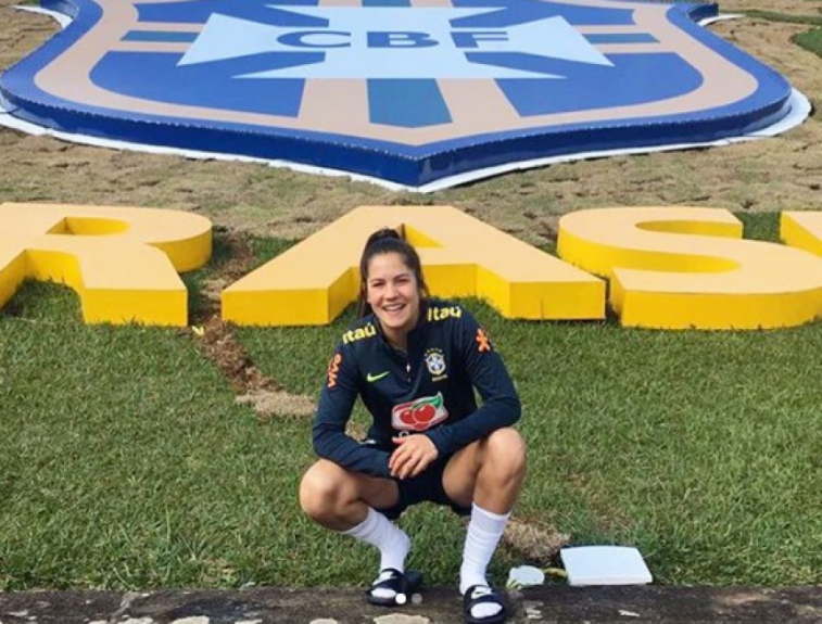 Thais Reiss - lateral-esquerda da University of North Florida e da Seleção Brasileira Sub-20