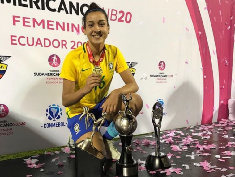 Andressa Pereira - zagueira do Flamengo/Marinha e da Seleção Brasileira Sub-20