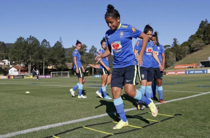 Brenda - atacante do Iranduba e da Seleção Brasileira Sub-20