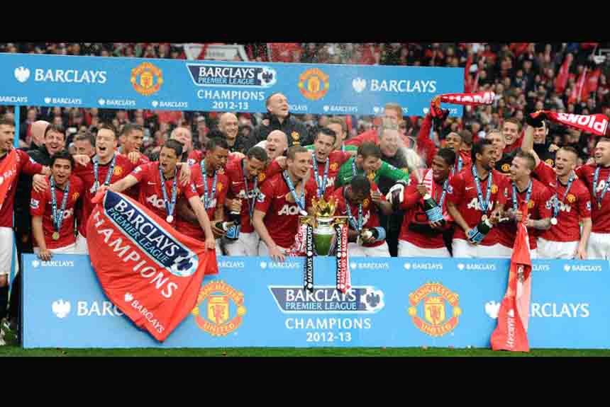O Manchester United celebra o seu último título inglês na temporada 2012/2013