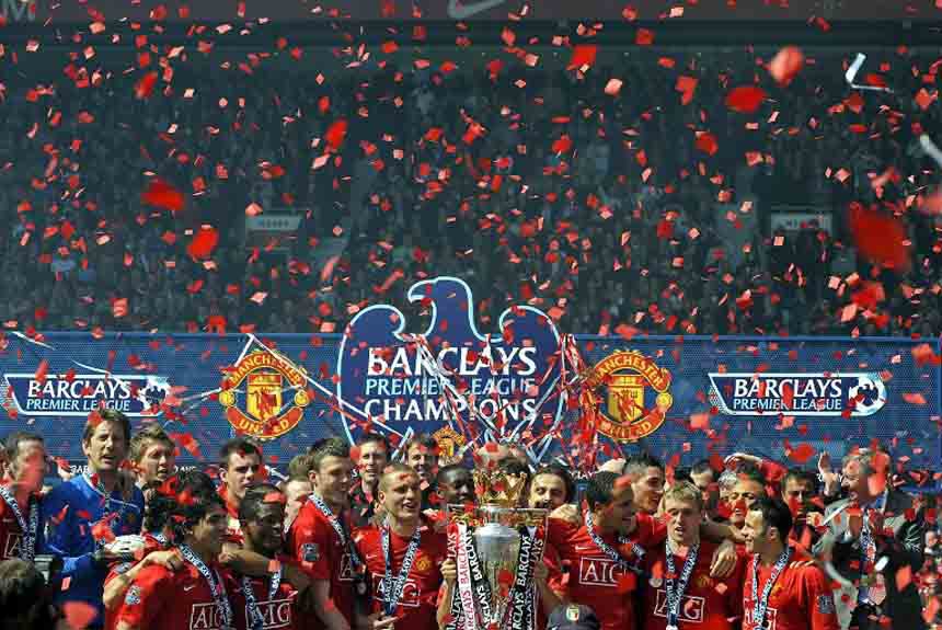 O Manchester United seguia soberano sob a batuta de Alex Ferguson. Faturou o título inglês na temporada 2008/2009