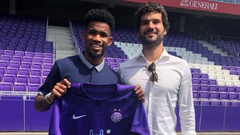 Após defender as cores do Estoril na última temporada, o atacante Ewandro foi emprestado para o Austria Viena. O brasileiro ficará no novo clube até junho de 2019