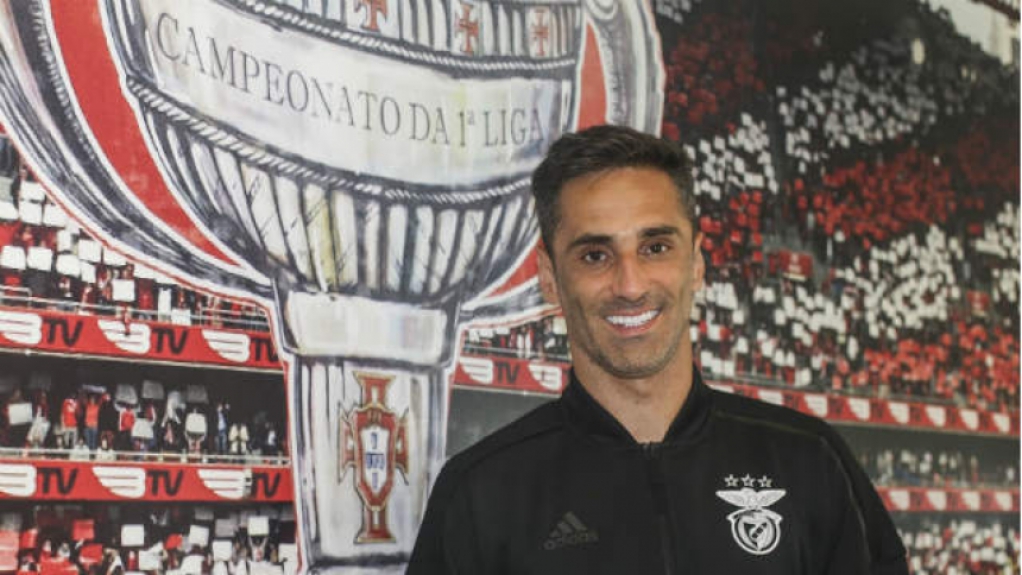 O Benfica anunciou oficialmente que o atacante brasileiro Jonas permanecerá no clube. 'É a minha casa, nunca vivi o que estou a viver aqui!'
